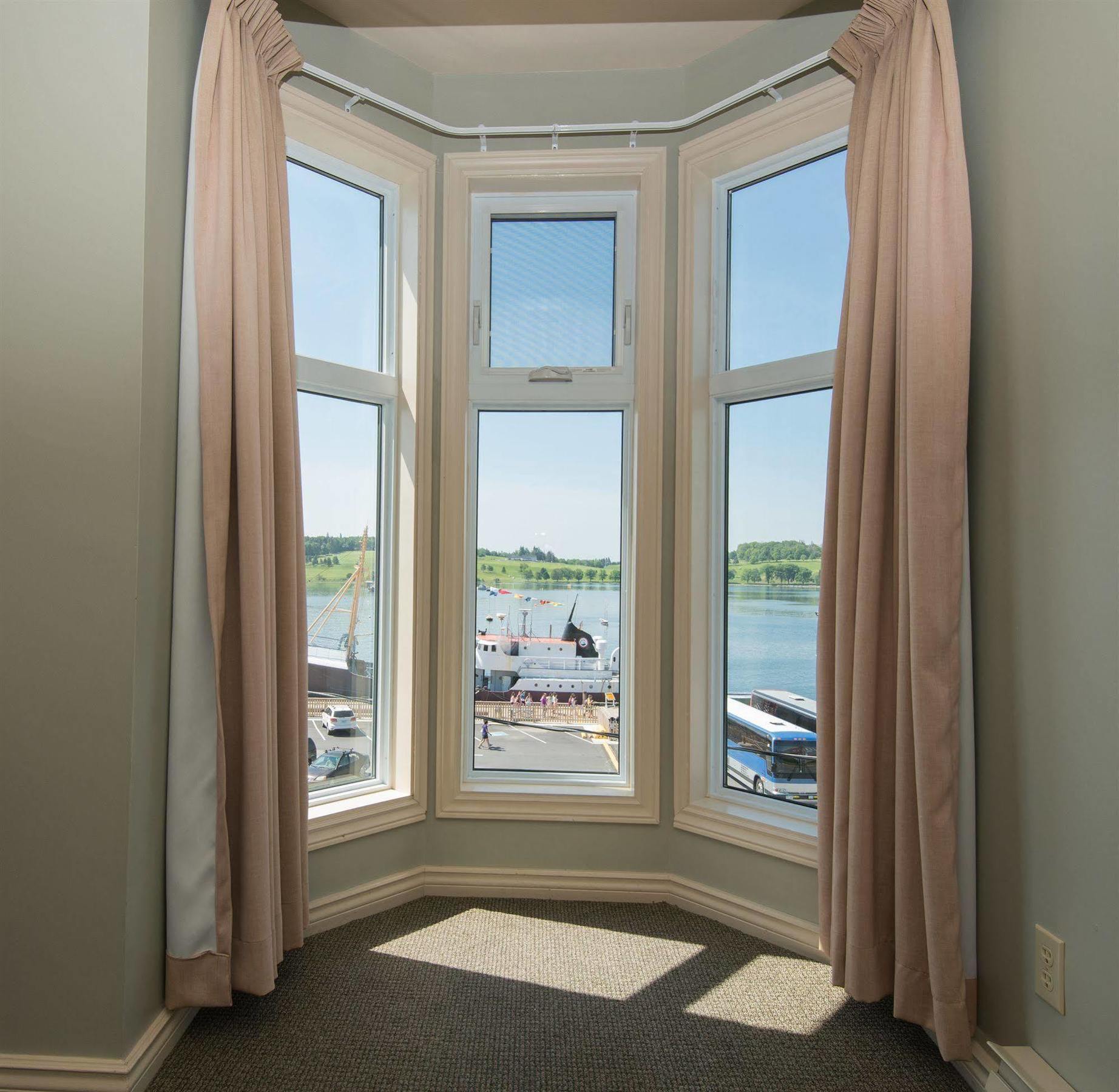 Brigantine Inn Lunenburg Eksteriør bilde